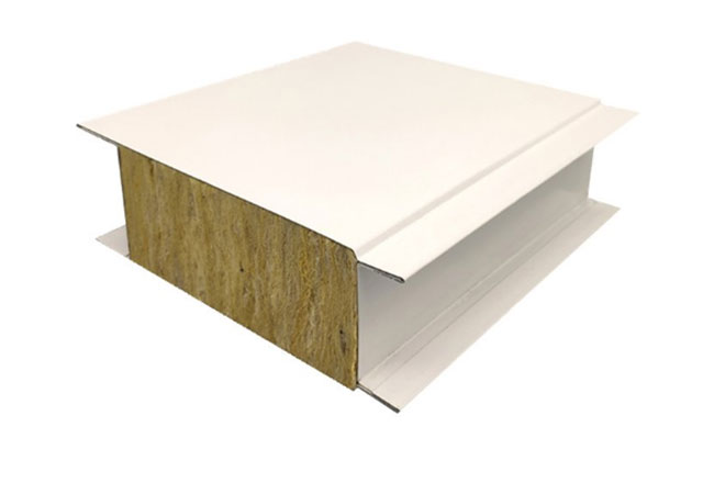 Nettoyer le panneau de plafond